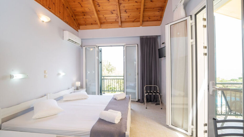 Xi Village Rooms & Apartments