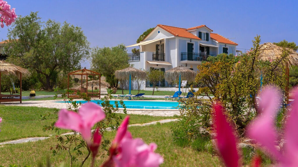 Xi Village Rooms & Apartments