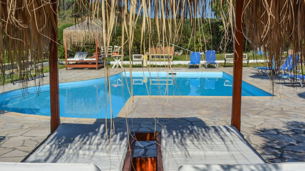 Xi Village Rooms & Apartments