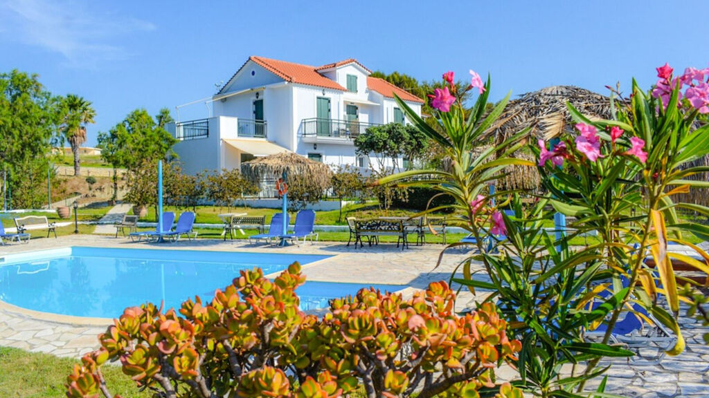 Xi Village Rooms & Apartments