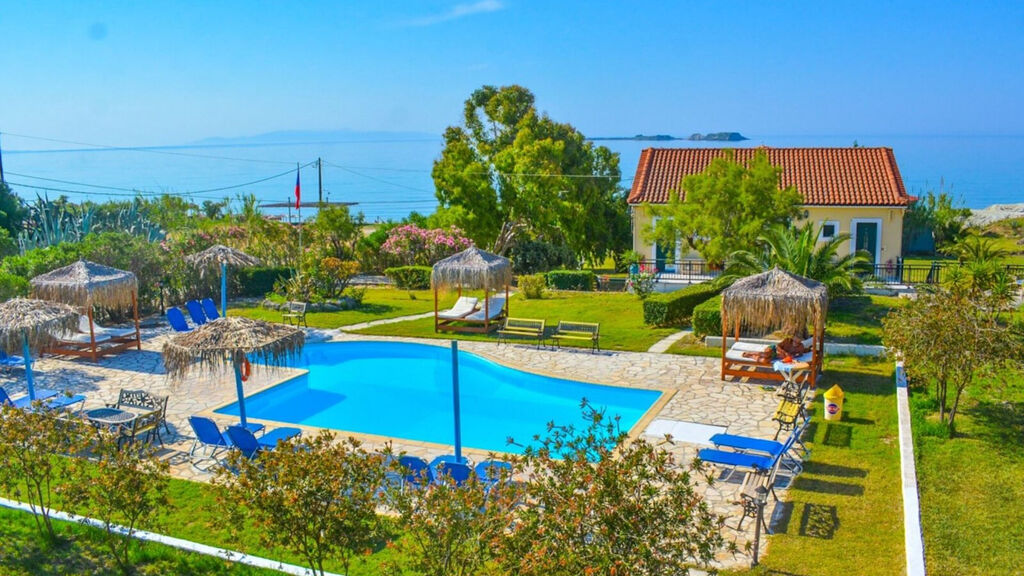 Xi Village Rooms & Apartments