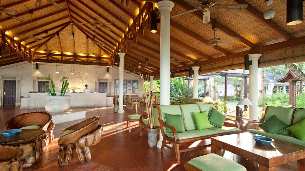 Royal Island Resort & Spa