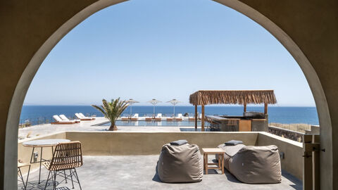 Náhled objektu Colombo'S Beachfront, Oia, ostrov Santorini, Řecko