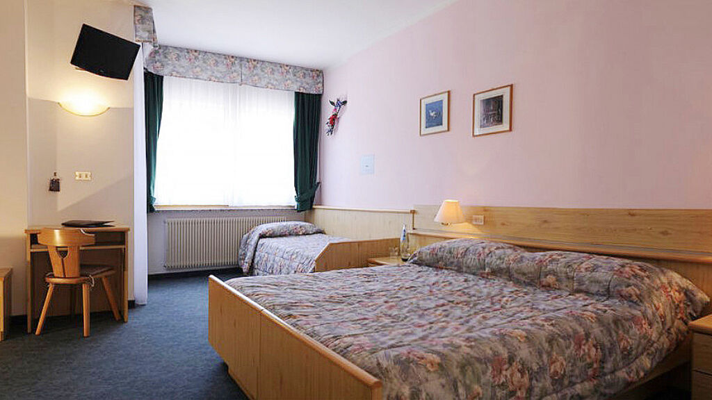 Alpine Hotel Touring