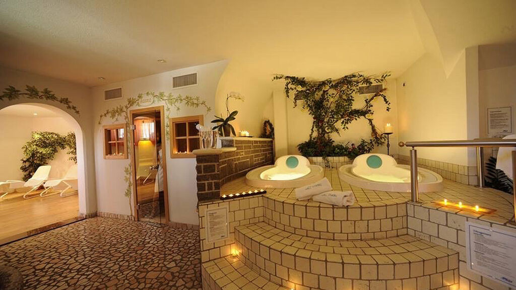 Alpine Hotel Touring