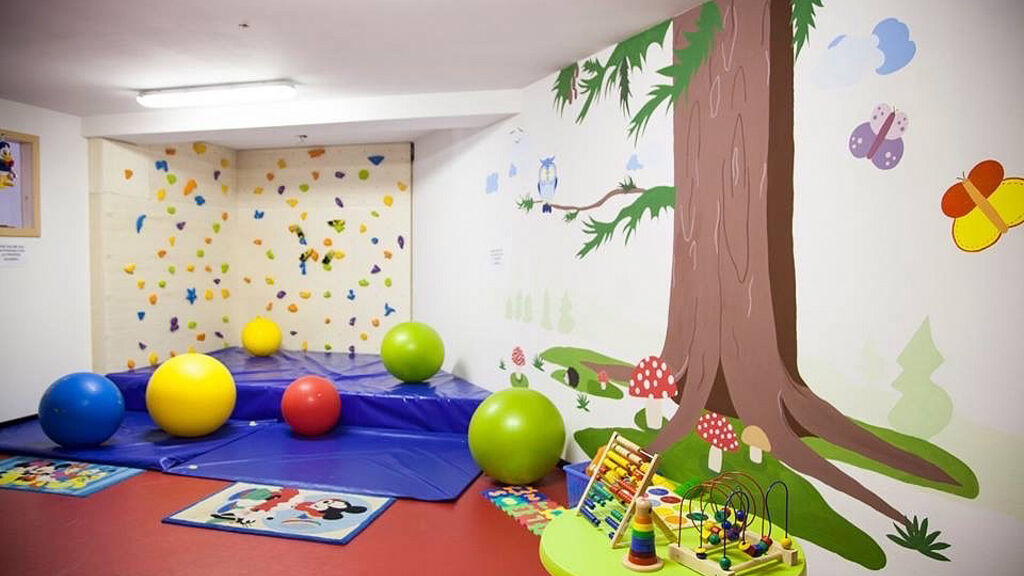 Alpine Hotel Touring