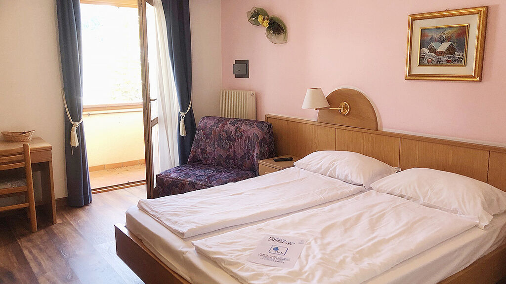 Alpine Hotel Touring