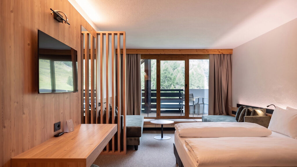 Blu Hotel Senales Zirm - Cristal