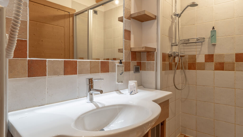 Aparthotel Adler