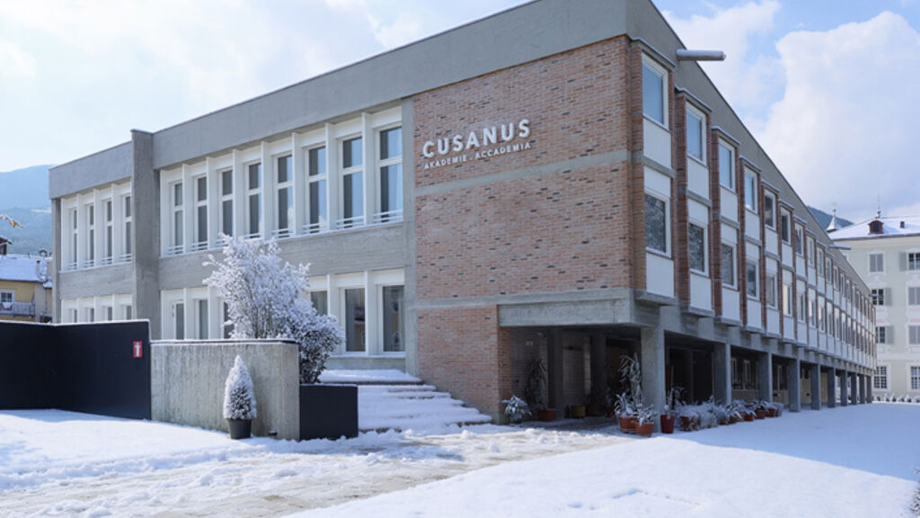 Cusanus Accademia