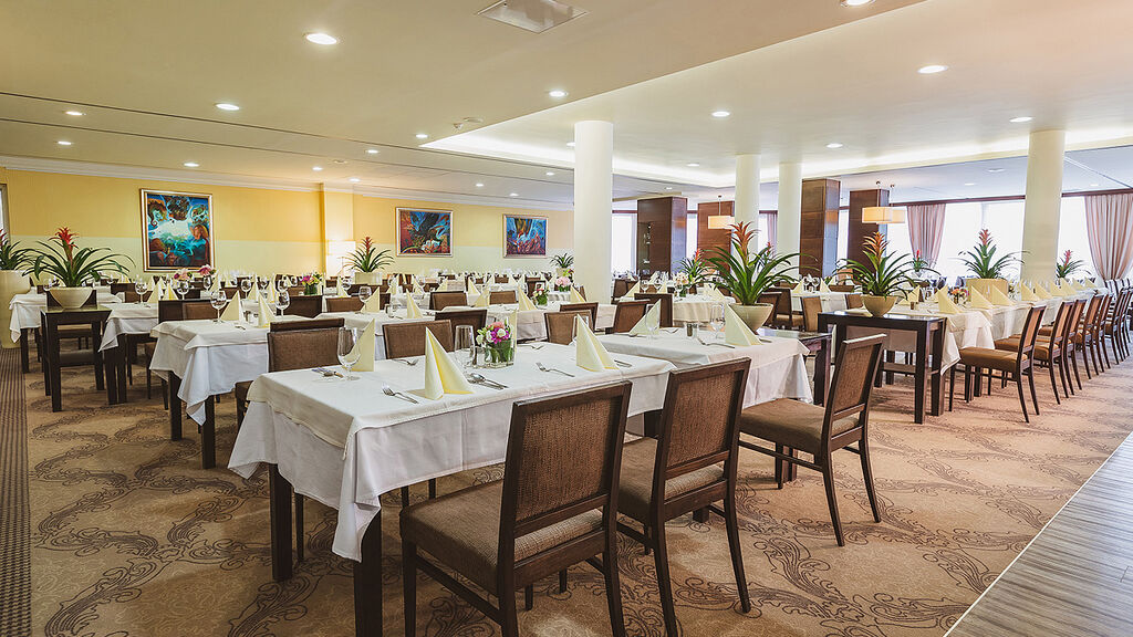 Hotel Ramada Hotel & Suites