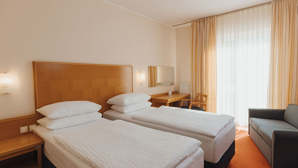 Hotel Ramada Hotel & Suites - se skipasem