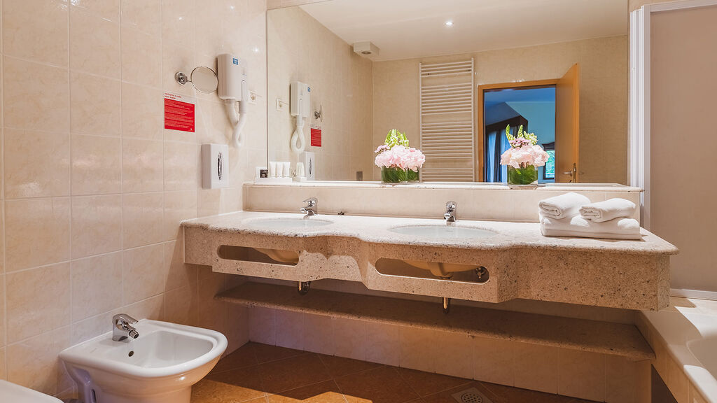 Hotel Ramada Hotel & Suites - se skipasem