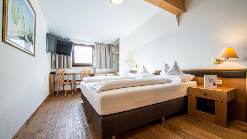 Alphotel Stocker