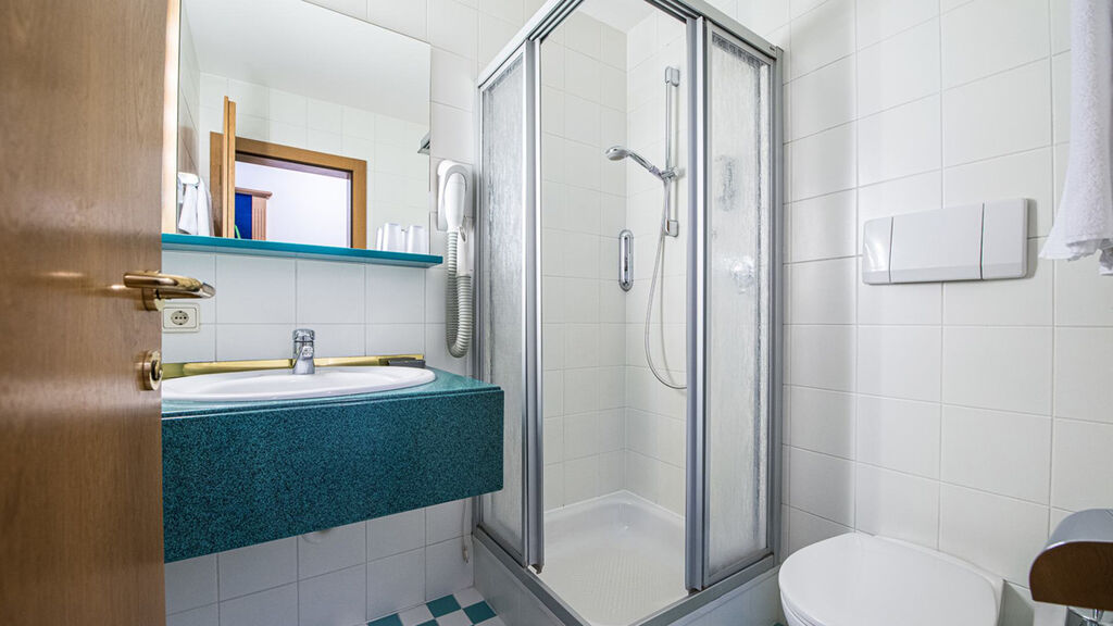 Alphotel Stocker