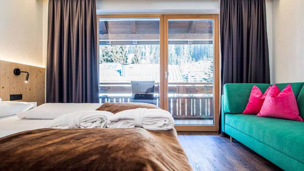 Alphotel Stocker