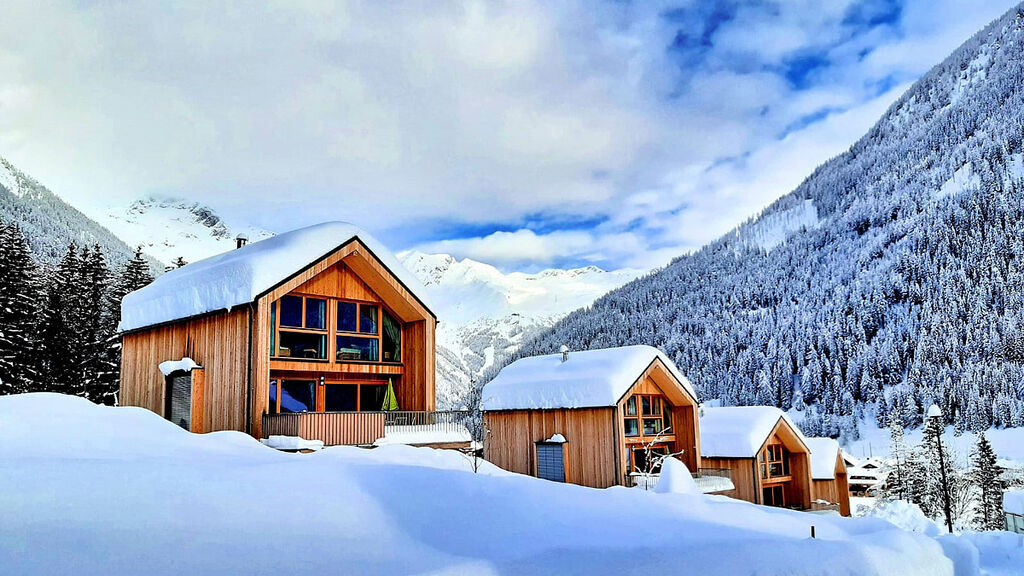 HOCHoben Chalets & Mobilhomes se skipasem